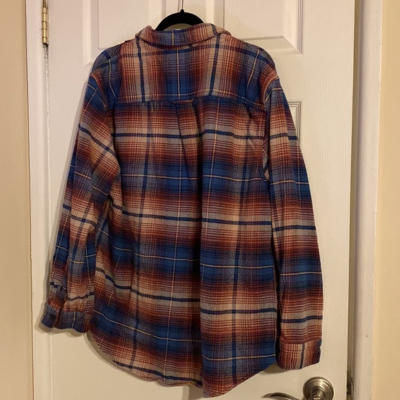 Free Assembly Shacket - Picture 7 of 7